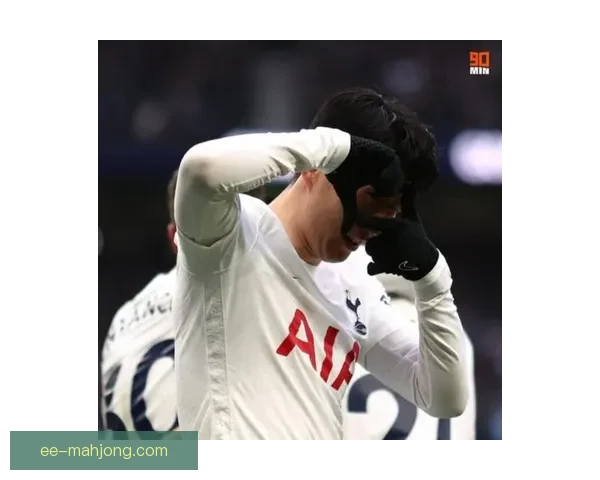 南野拓实冷静推射破门助力球队扩大领先优势